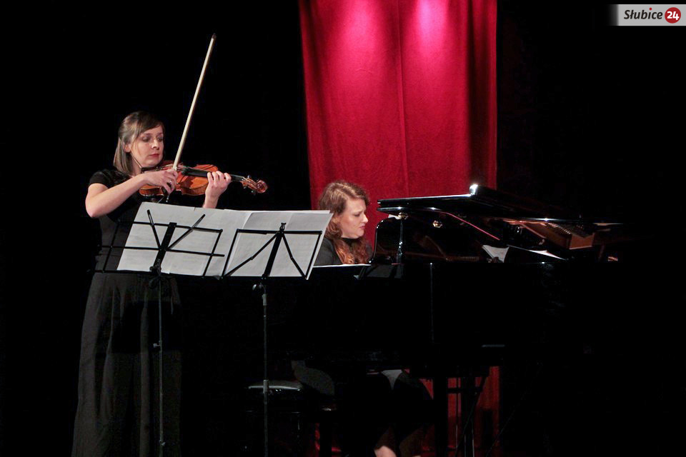 recital anastazja_bg