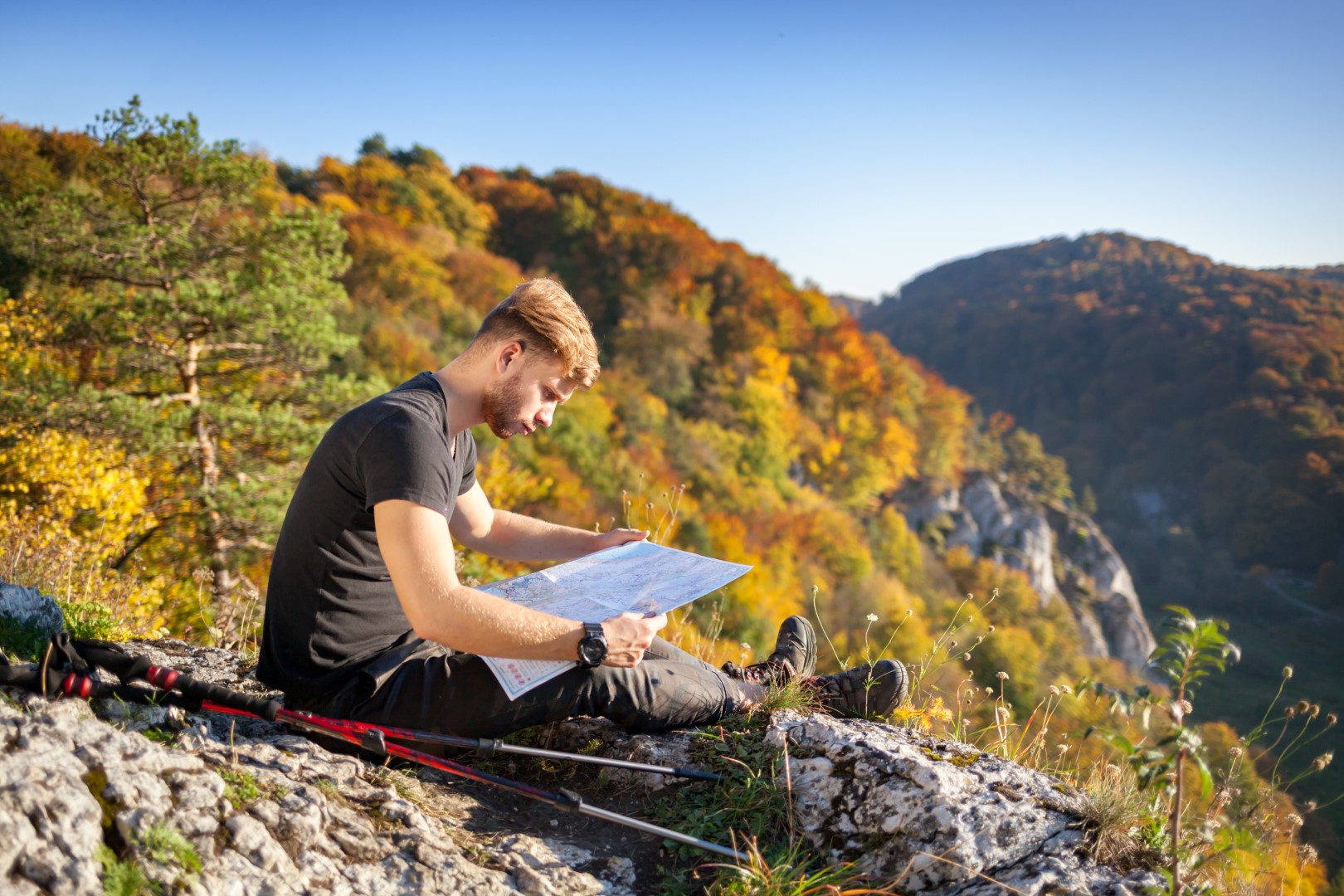 Z jakiego materiału powinny być wykonane spodnie trekkingowe?