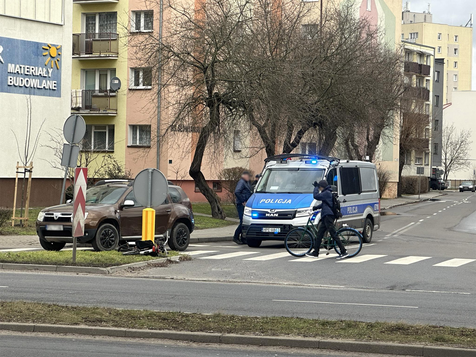 Przy os. Słowiańskim doszło do potrącenia rowerzysty